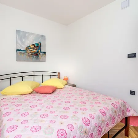 Hrvatin Apartman *